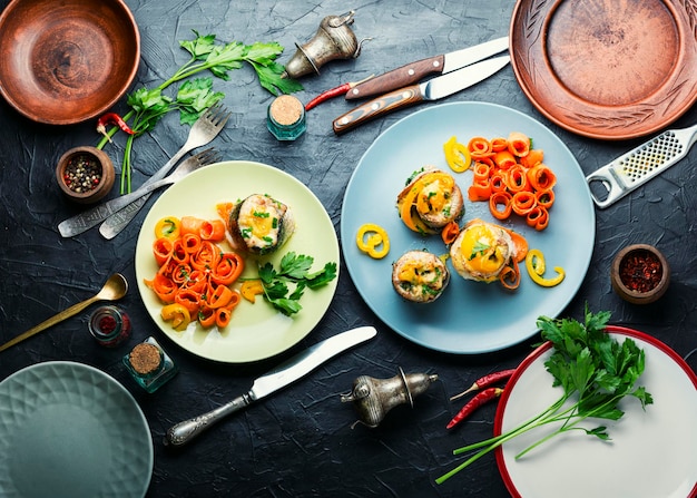 Kolekcja dań na stole